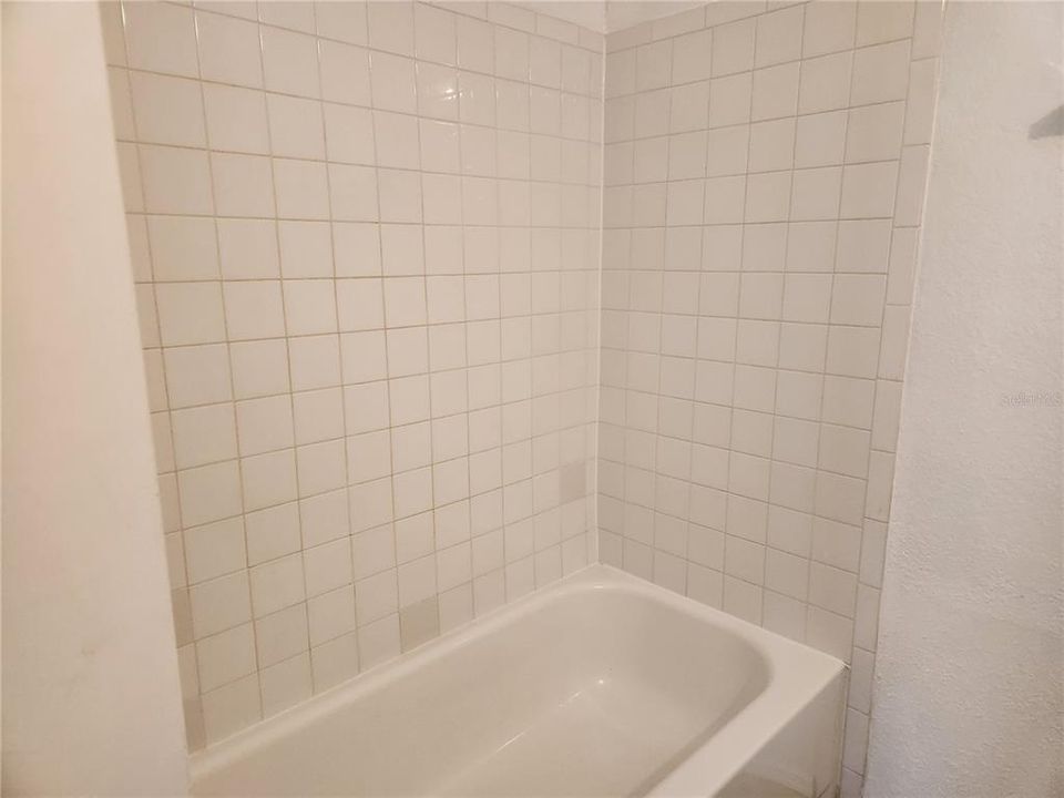 For Rent: $1,600 (3 beds, 2 baths, 1065 Square Feet)