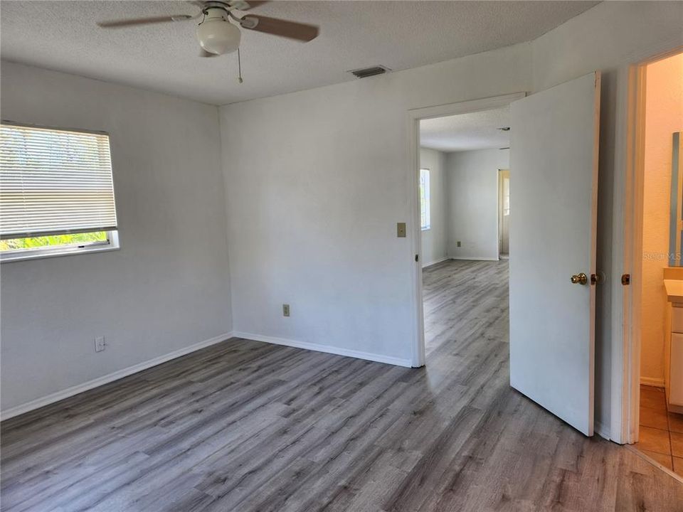 For Rent: $1,600 (3 beds, 2 baths, 1065 Square Feet)