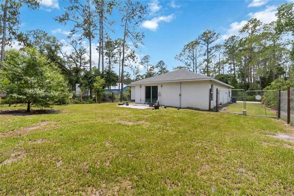 For Sale: $330,000 (3 beds, 2 baths, 1270 Square Feet)