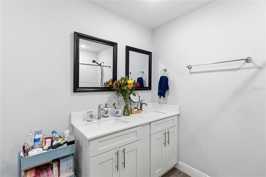 For Sale: $330,000 (3 beds, 2 baths, 1270 Square Feet)