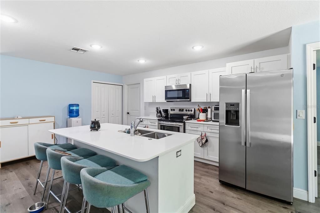 For Sale: $330,000 (3 beds, 2 baths, 1270 Square Feet)