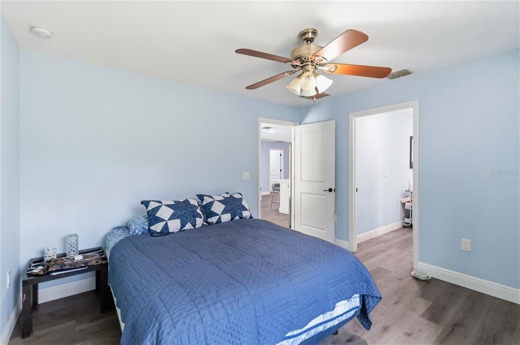 For Sale: $330,000 (3 beds, 2 baths, 1270 Square Feet)