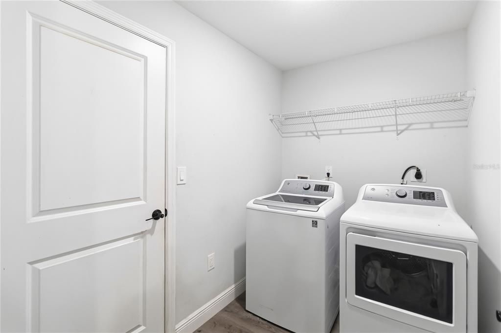 For Sale: $330,000 (3 beds, 2 baths, 1270 Square Feet)
