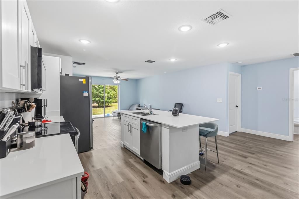 For Sale: $330,000 (3 beds, 2 baths, 1270 Square Feet)