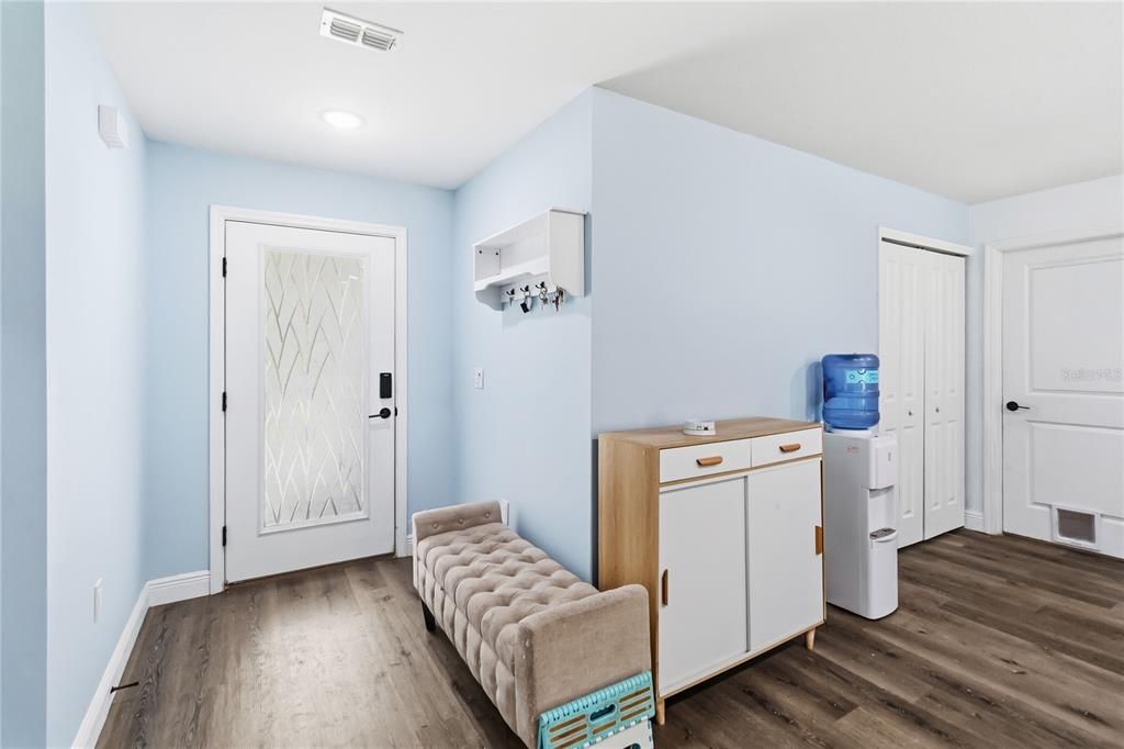 For Sale: $330,000 (3 beds, 2 baths, 1270 Square Feet)