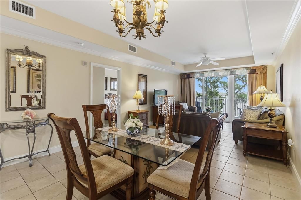 For Sale: $308,000 (2 beds, 2 baths, 1169 Square Feet)