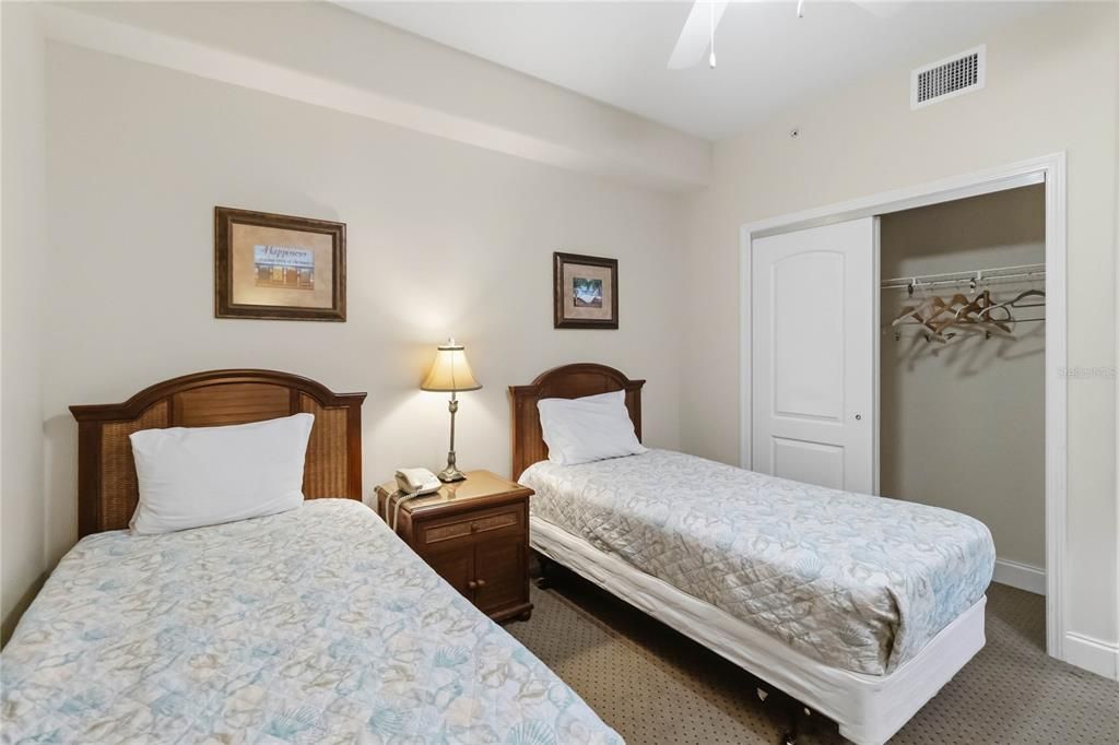 For Sale: $308,000 (2 beds, 2 baths, 1169 Square Feet)