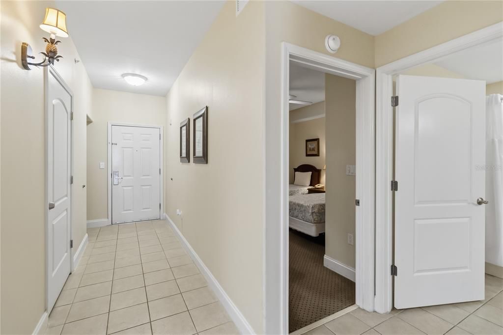 For Sale: $308,000 (2 beds, 2 baths, 1169 Square Feet)