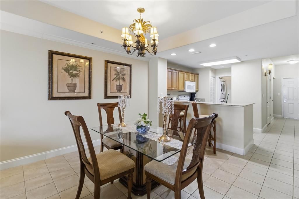 For Sale: $308,000 (2 beds, 2 baths, 1169 Square Feet)