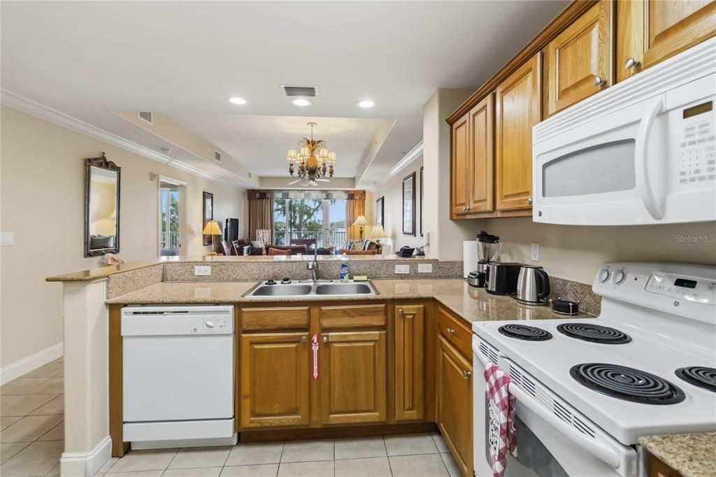 For Sale: $308,000 (2 beds, 2 baths, 1169 Square Feet)