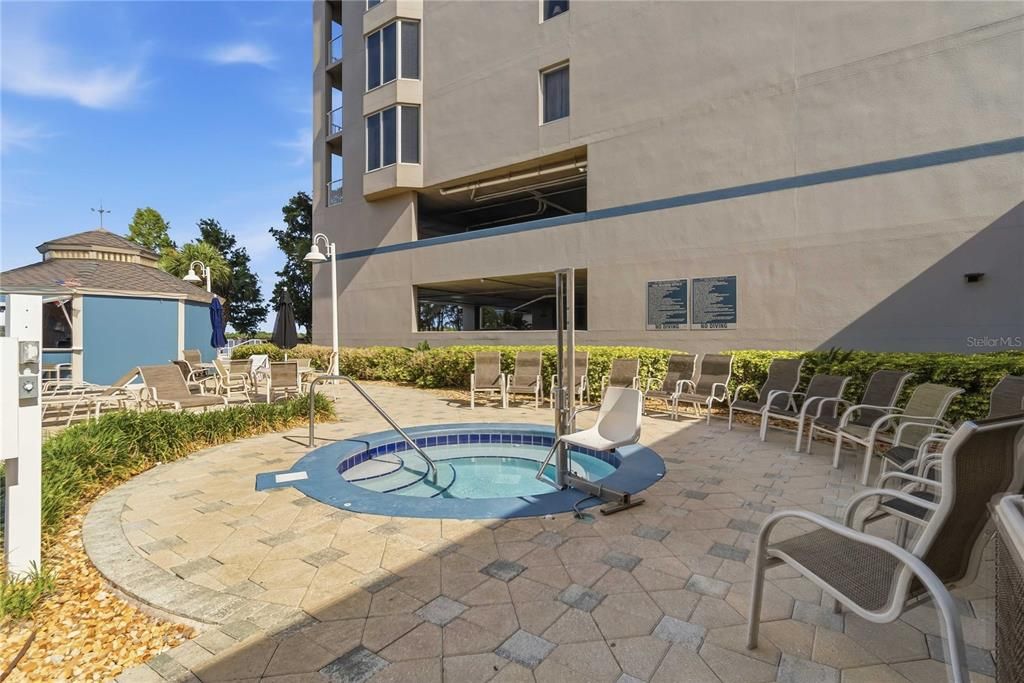 For Sale: $308,000 (2 beds, 2 baths, 1169 Square Feet)