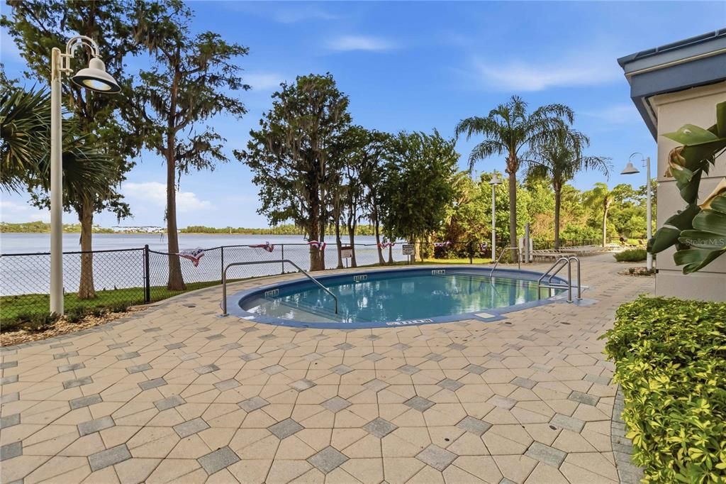 For Sale: $308,000 (2 beds, 2 baths, 1169 Square Feet)