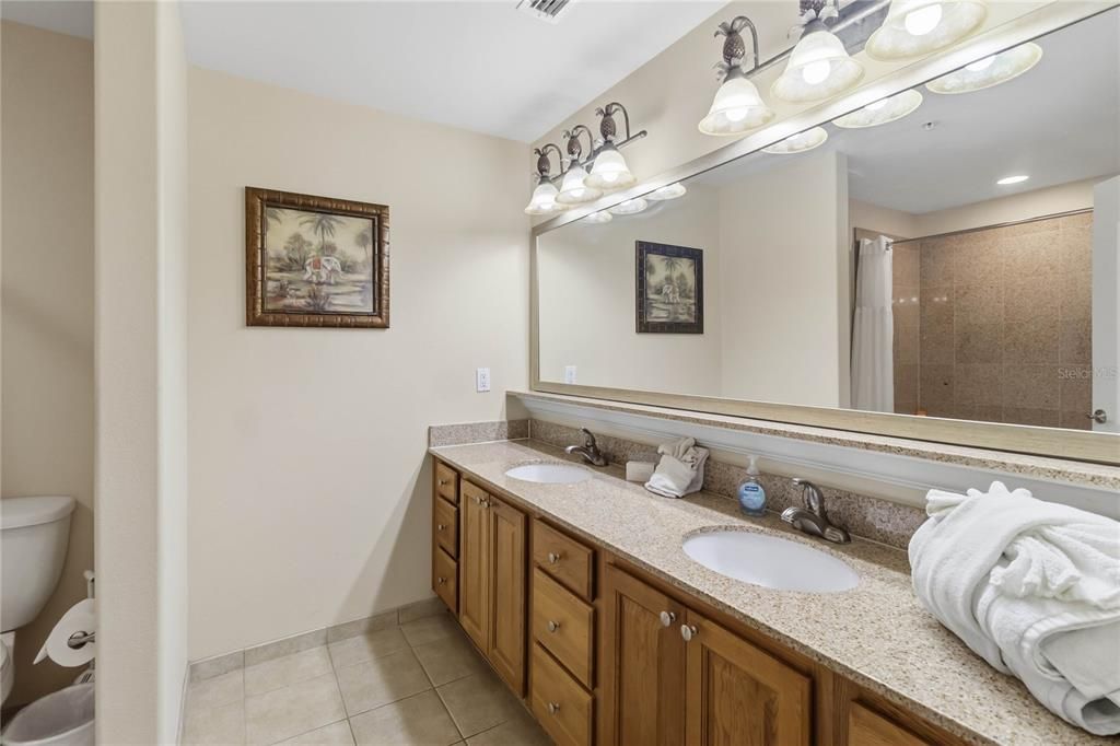 For Sale: $308,000 (2 beds, 2 baths, 1169 Square Feet)
