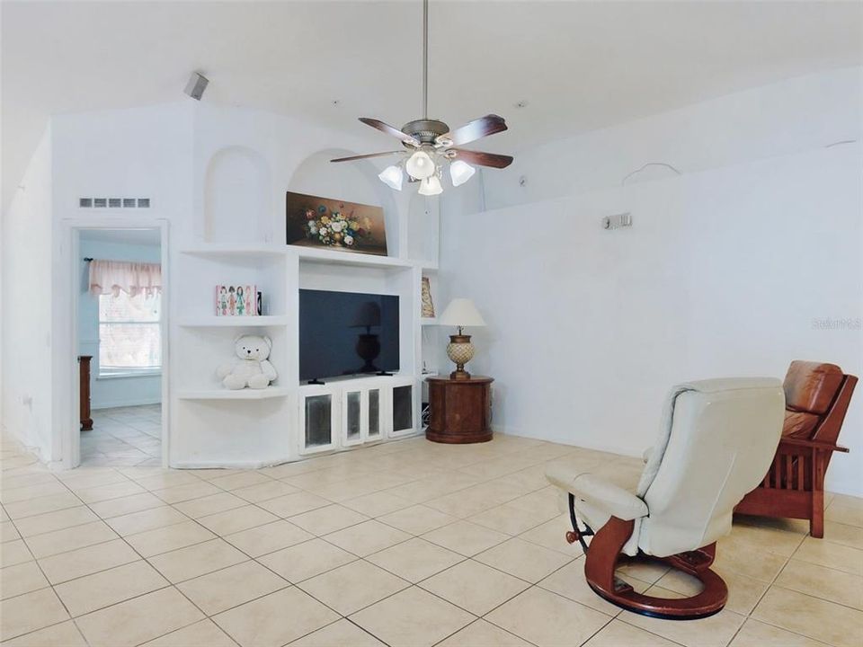 For Sale: $360,000 (3 beds, 2 baths, 1624 Square Feet)