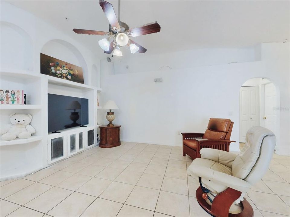 For Sale: $360,000 (3 beds, 2 baths, 1624 Square Feet)