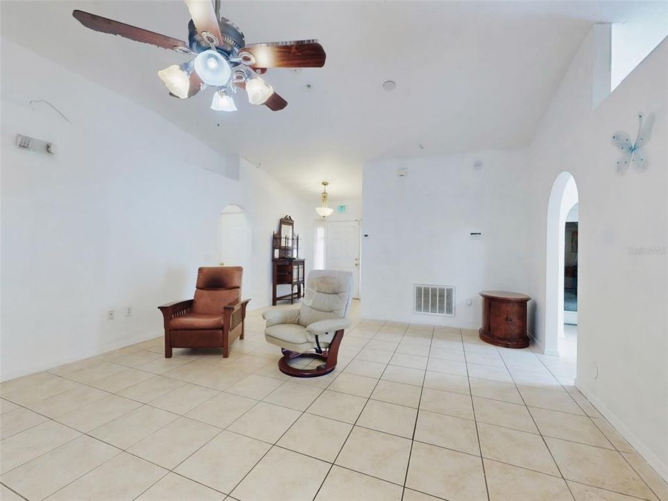 For Sale: $360,000 (3 beds, 2 baths, 1624 Square Feet)
