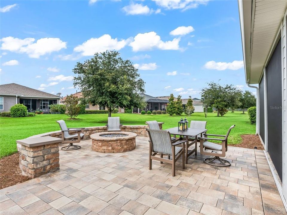 For Sale: $315,000 (2 beds, 2 baths, 1392 Square Feet)