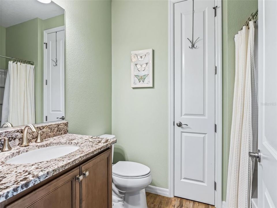 For Sale: $315,000 (2 beds, 2 baths, 1392 Square Feet)