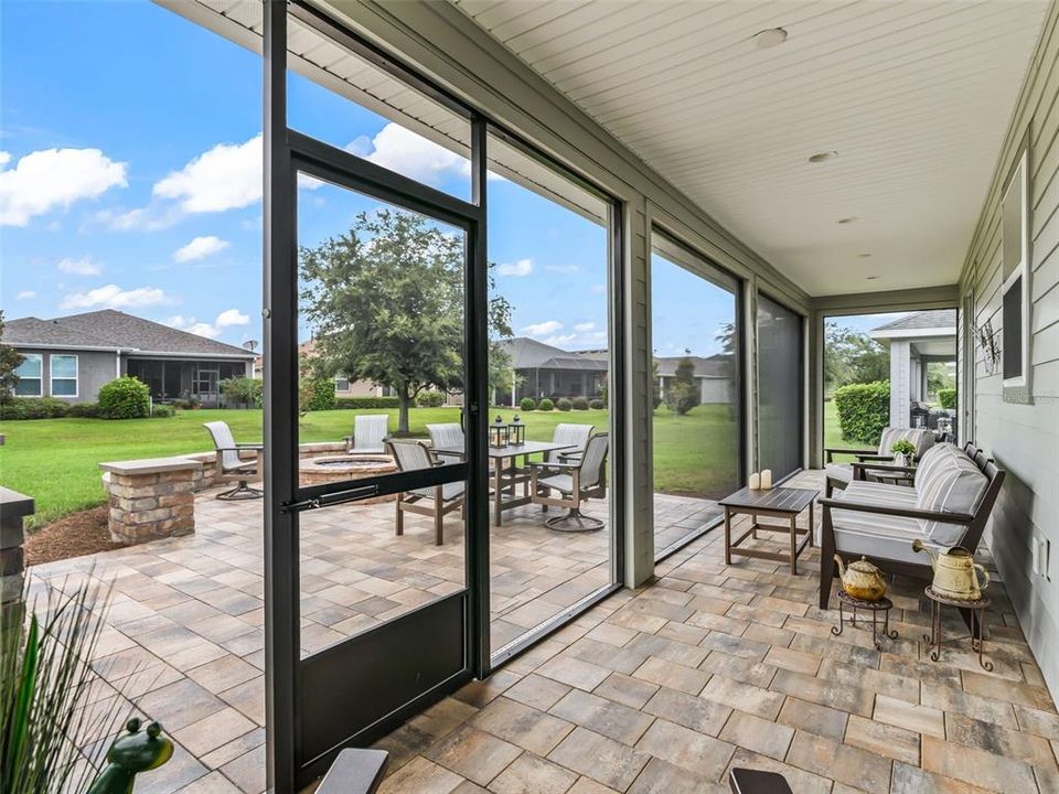 For Sale: $315,000 (2 beds, 2 baths, 1392 Square Feet)