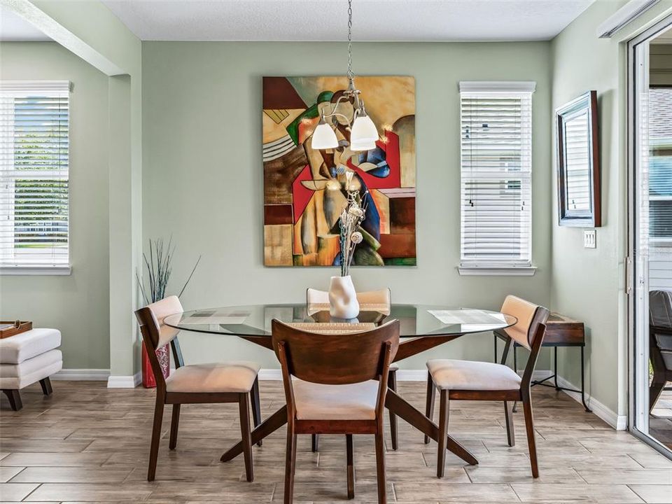 For Sale: $315,000 (2 beds, 2 baths, 1392 Square Feet)