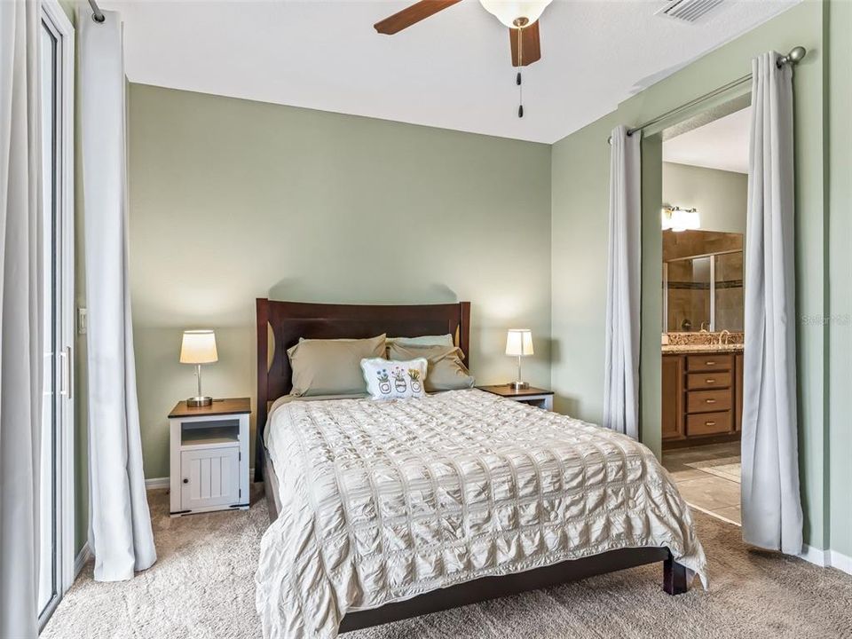 For Sale: $315,000 (2 beds, 2 baths, 1392 Square Feet)