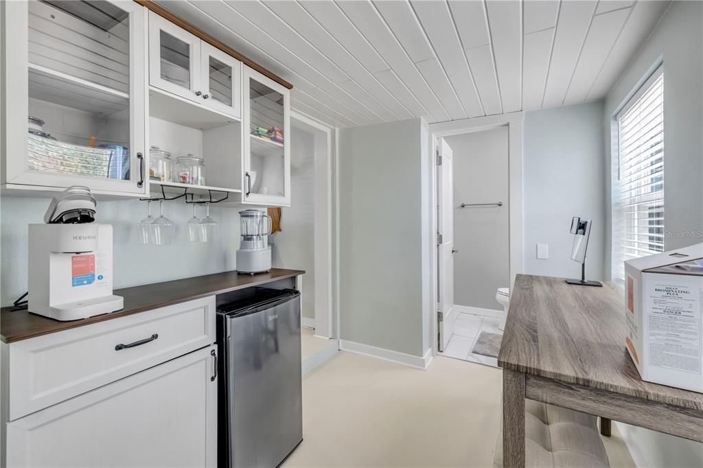 For Sale: $669,000 (3 beds, 2 baths, 1222 Square Feet)