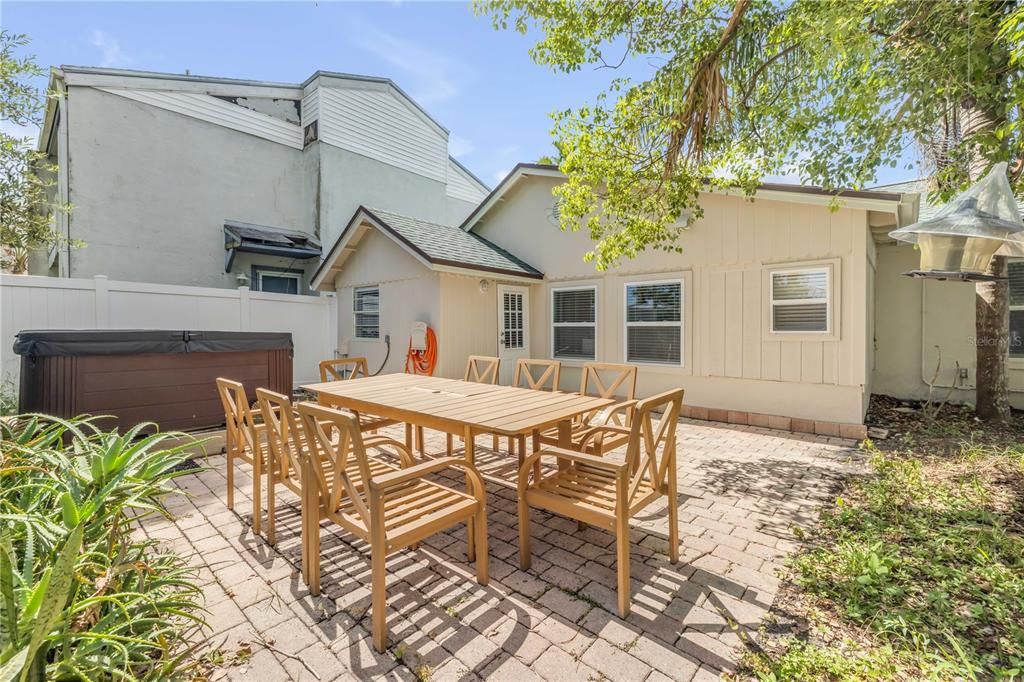 For Sale: $669,000 (3 beds, 2 baths, 1222 Square Feet)