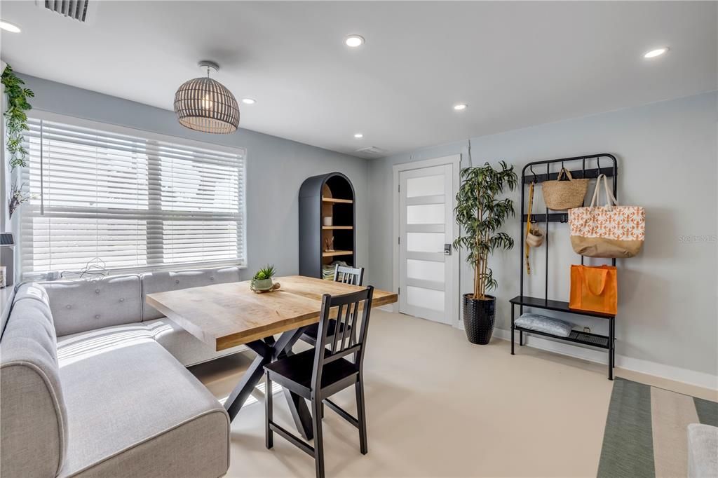 For Sale: $669,000 (3 beds, 2 baths, 1222 Square Feet)