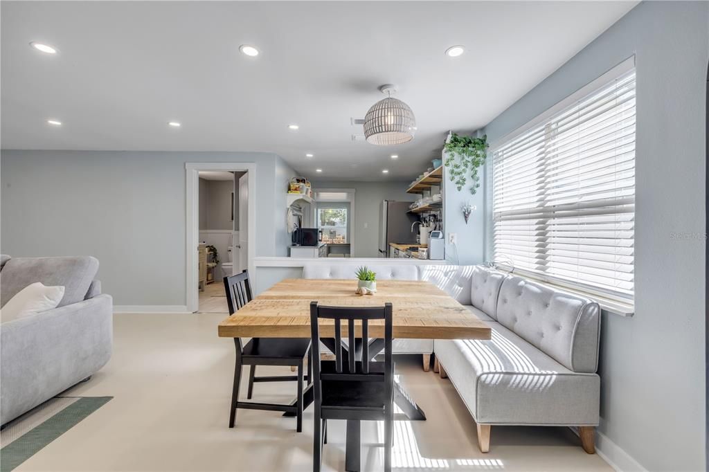 For Sale: $669,000 (3 beds, 2 baths, 1222 Square Feet)