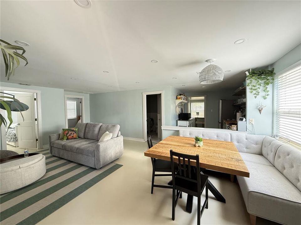 For Sale: $669,000 (3 beds, 2 baths, 1222 Square Feet)