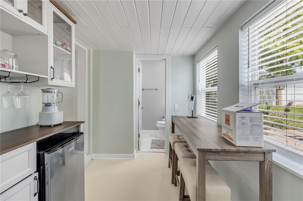 For Sale: $669,000 (3 beds, 2 baths, 1222 Square Feet)