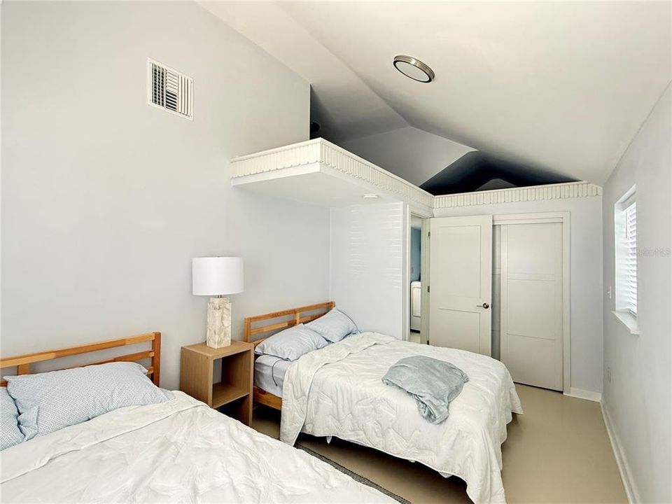 For Sale: $669,000 (3 beds, 2 baths, 1222 Square Feet)