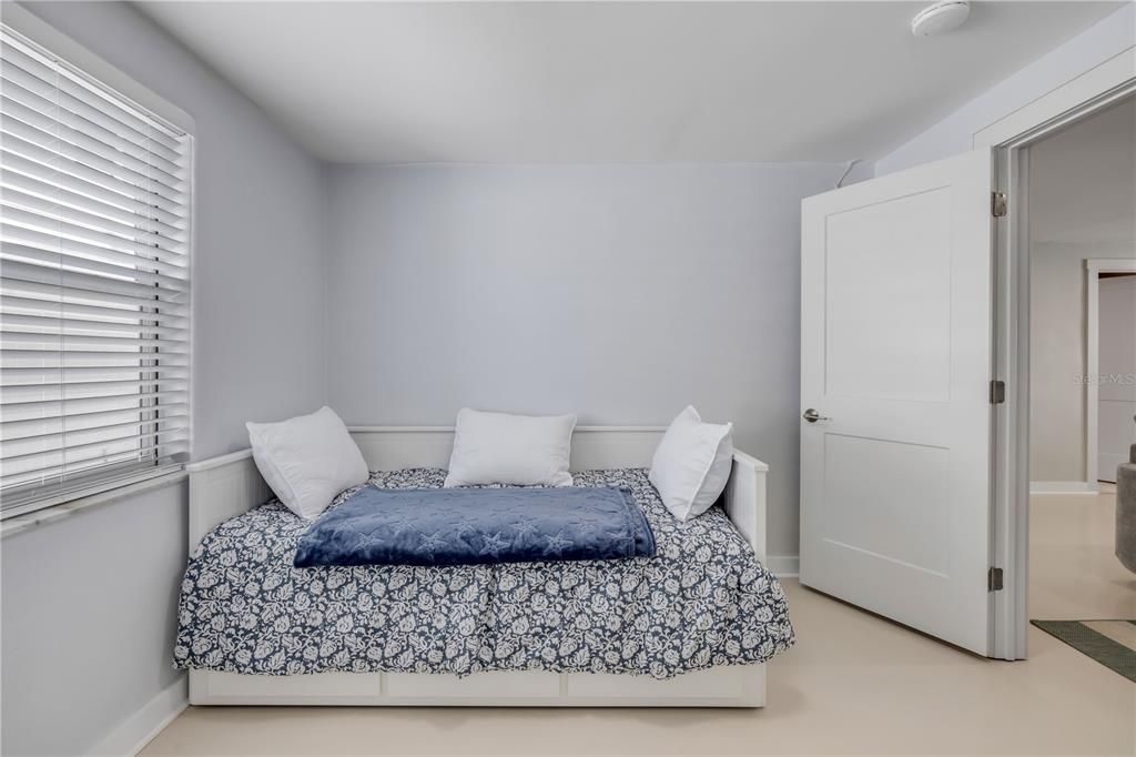 For Sale: $669,000 (3 beds, 2 baths, 1222 Square Feet)