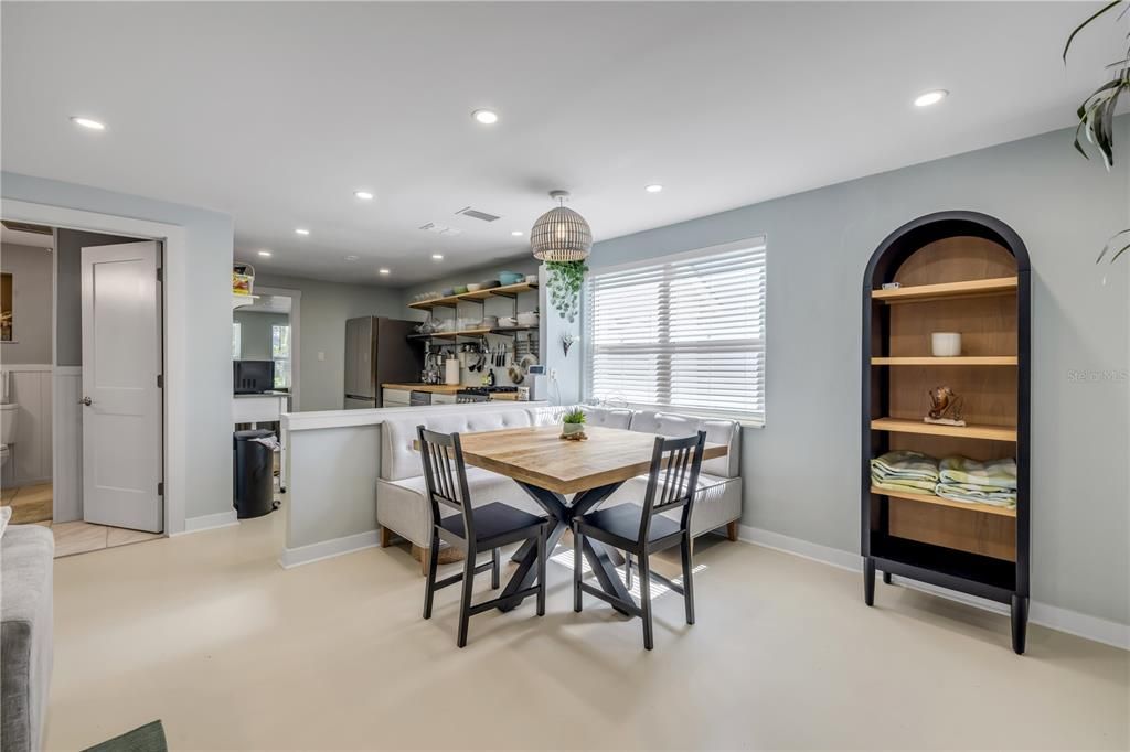 For Sale: $669,000 (3 beds, 2 baths, 1222 Square Feet)