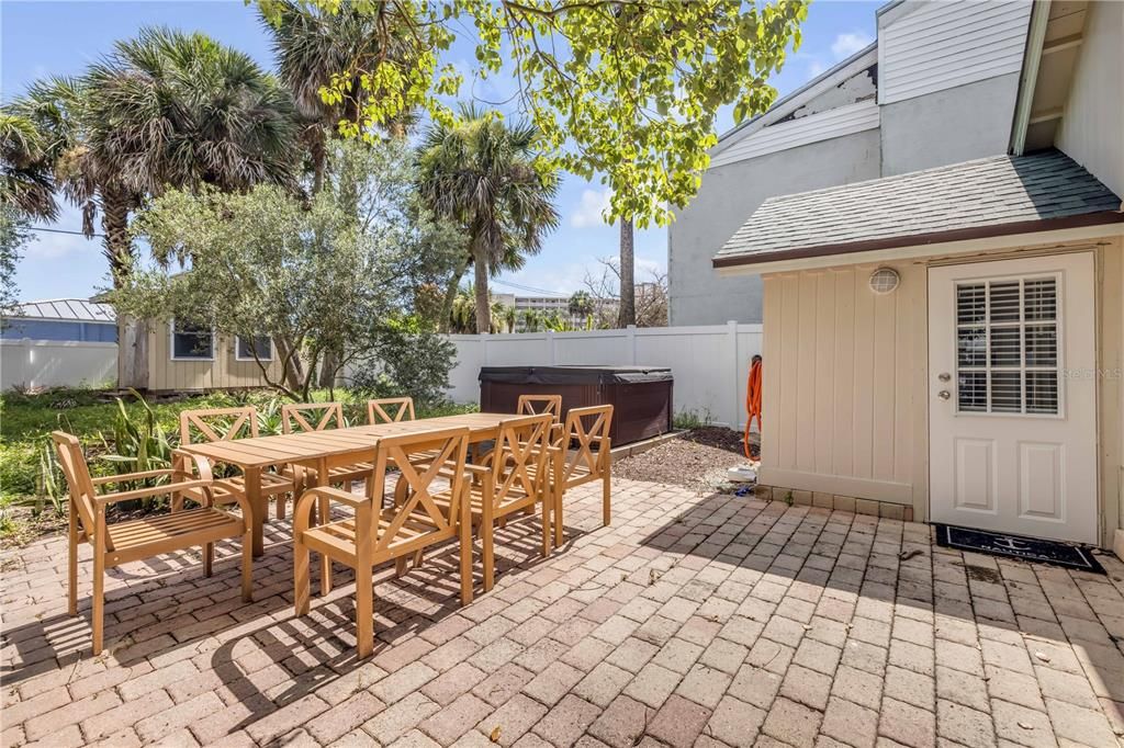 For Sale: $669,000 (3 beds, 2 baths, 1222 Square Feet)
