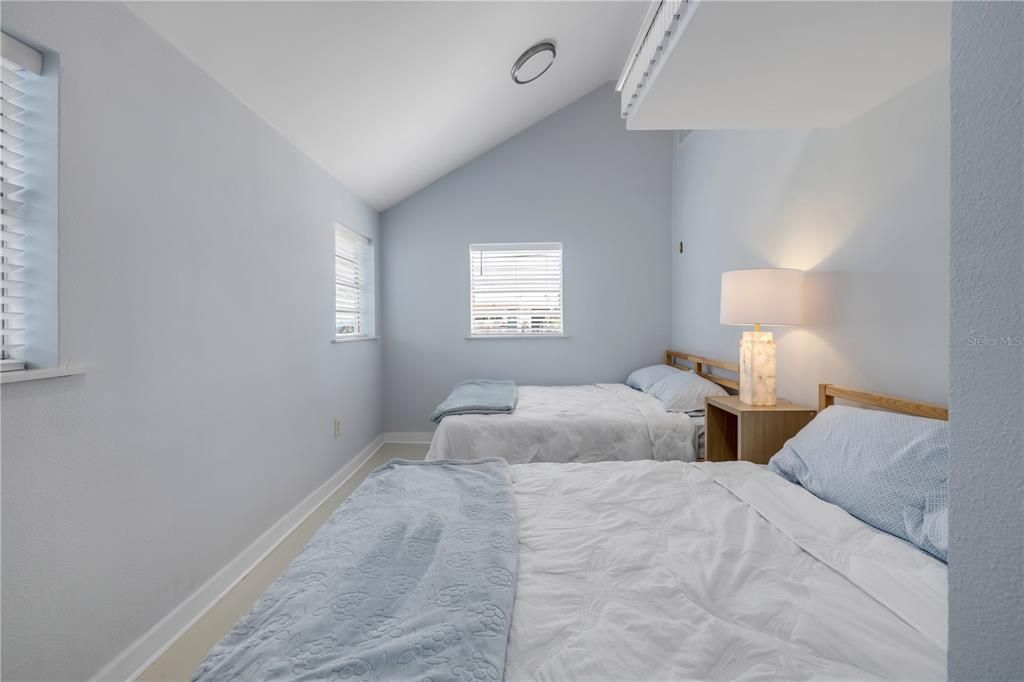 For Sale: $669,000 (3 beds, 2 baths, 1222 Square Feet)