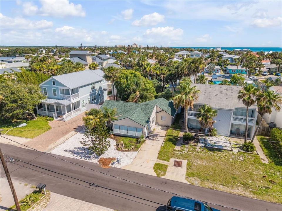 For Sale: $669,000 (3 beds, 2 baths, 1222 Square Feet)
