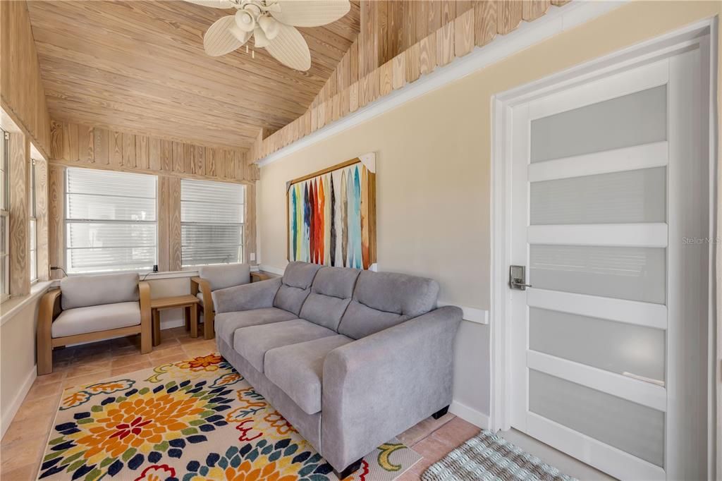 For Sale: $669,000 (3 beds, 2 baths, 1222 Square Feet)