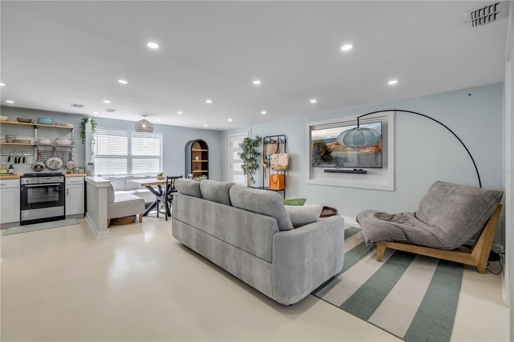 For Sale: $669,000 (3 beds, 2 baths, 1222 Square Feet)