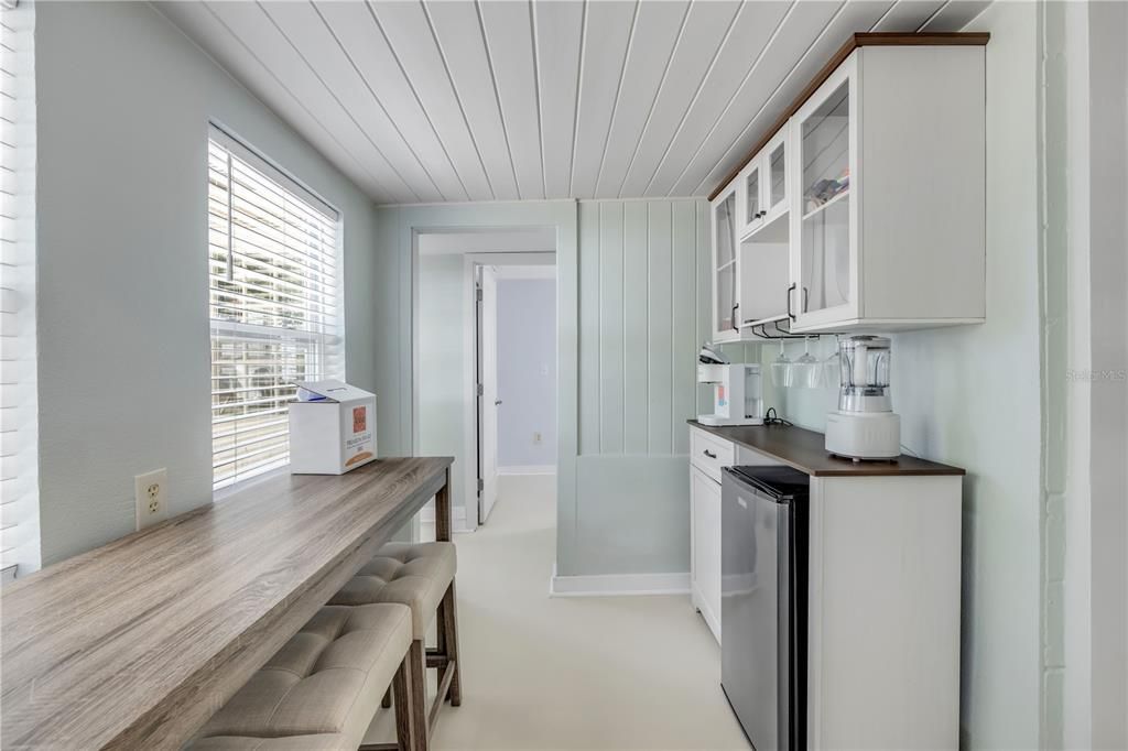For Sale: $669,000 (3 beds, 2 baths, 1222 Square Feet)