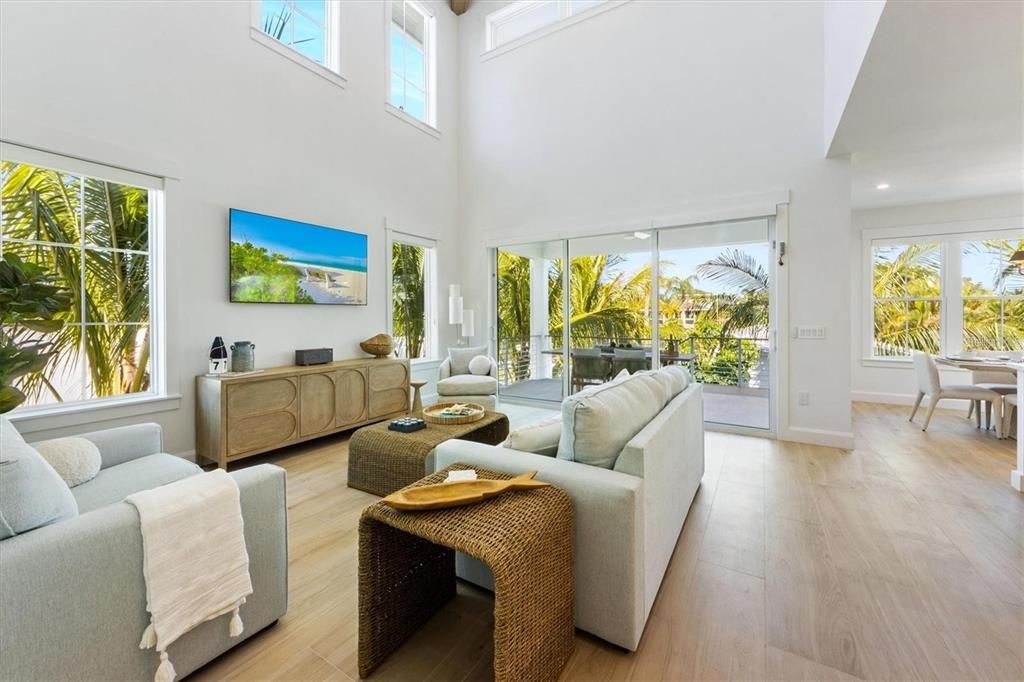 For Sale: $3,295,000 (4 beds, 4 baths, 2020 Square Feet)