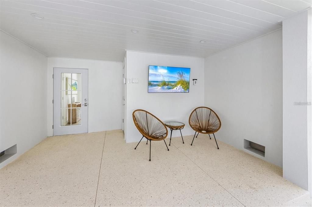 For Sale: $3,295,000 (4 beds, 4 baths, 2020 Square Feet)