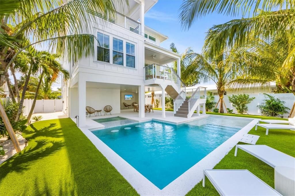 For Sale: $3,295,000 (4 beds, 4 baths, 2020 Square Feet)