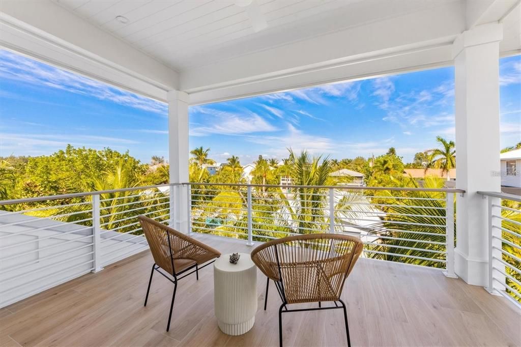 For Sale: $3,295,000 (4 beds, 4 baths, 2020 Square Feet)
