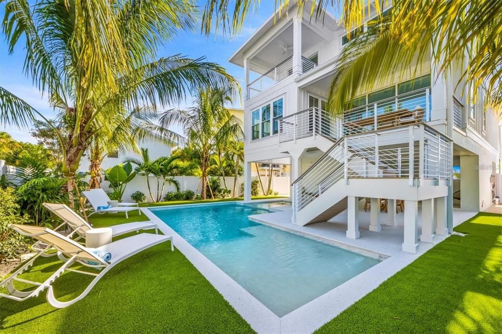 For Sale: $3,295,000 (4 beds, 4 baths, 2020 Square Feet)