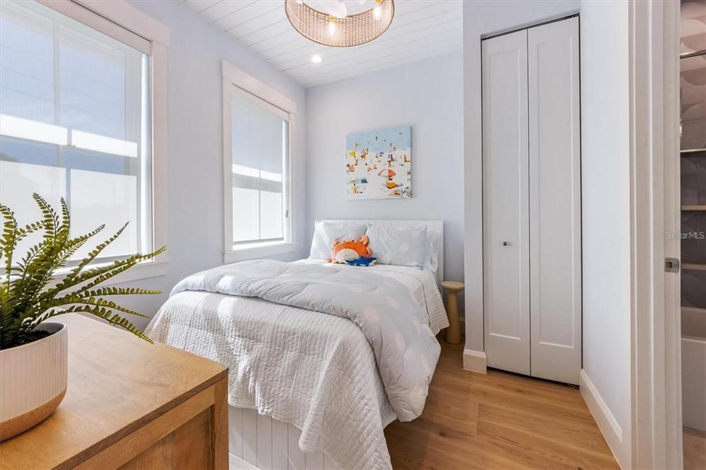 For Sale: $3,295,000 (4 beds, 4 baths, 2020 Square Feet)