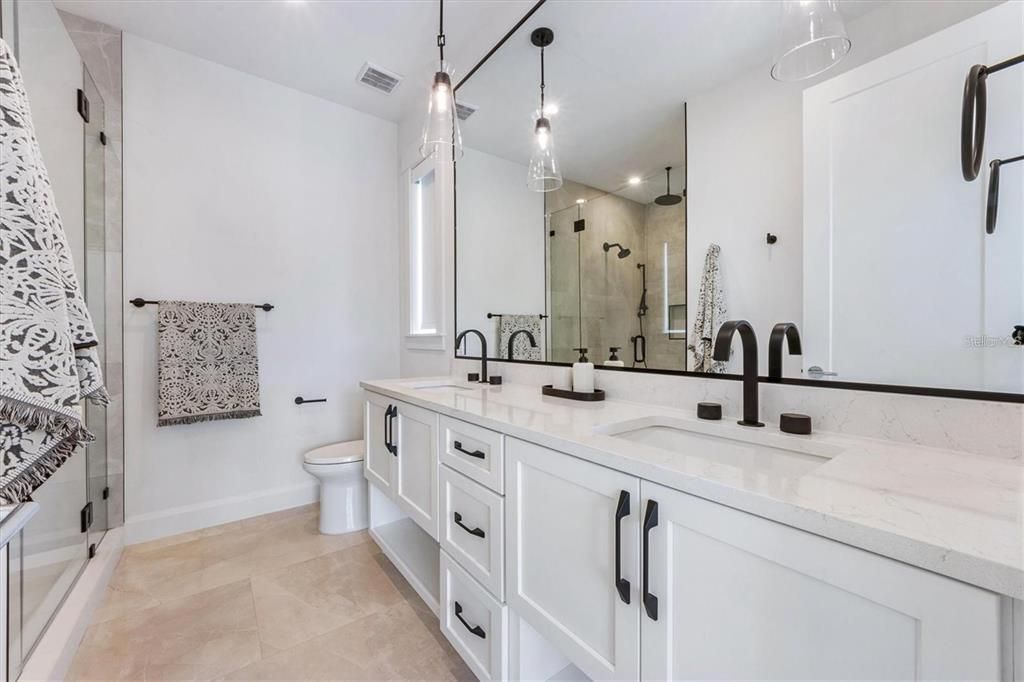For Sale: $3,295,000 (4 beds, 4 baths, 2020 Square Feet)