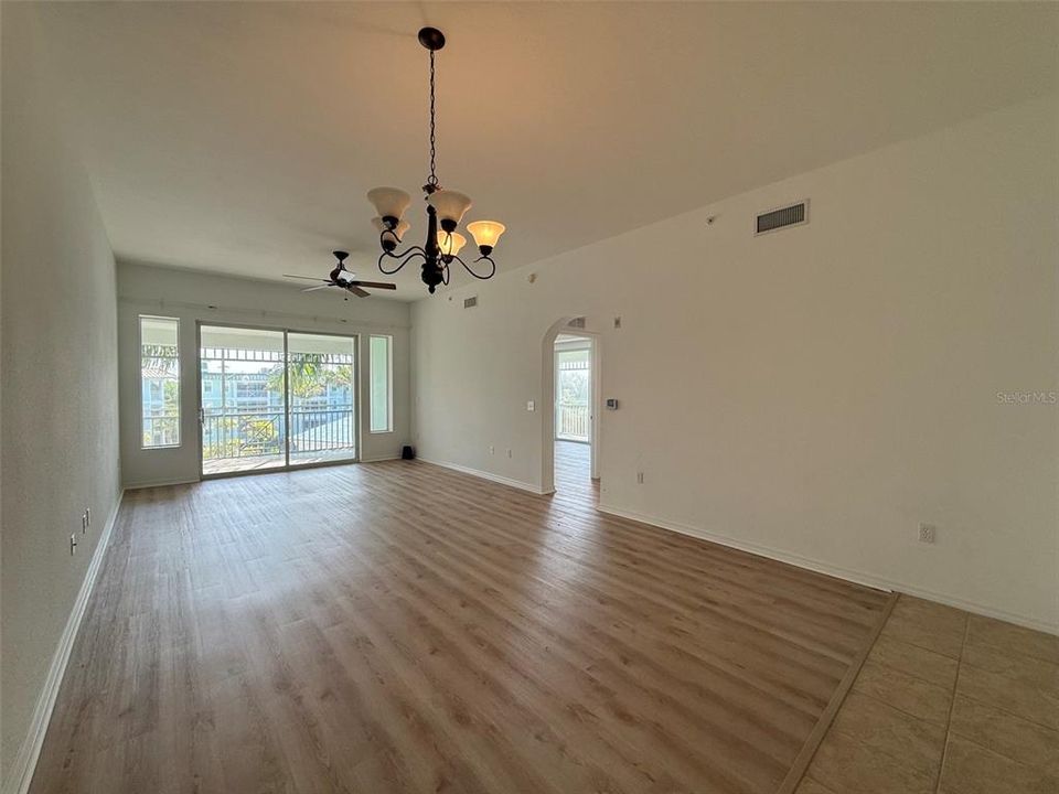 Active With Contract: $1,795 (3 beds, 2 baths, 1831 Square Feet)