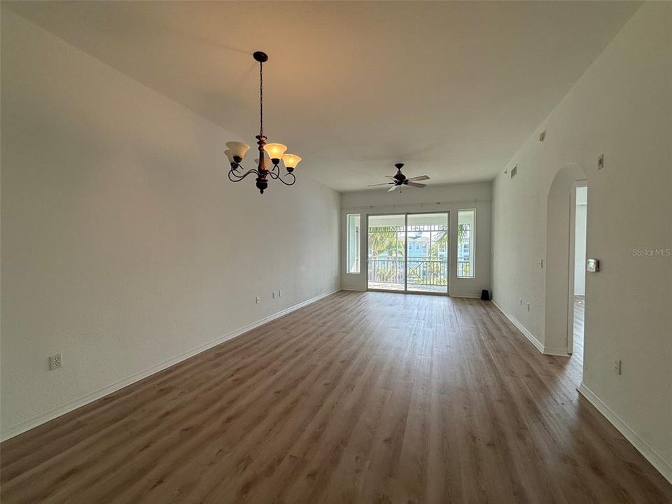 Active With Contract: $1,795 (3 beds, 2 baths, 1831 Square Feet)