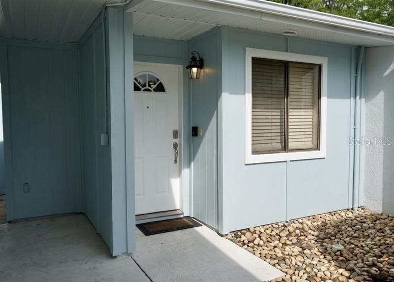 For Sale: $189,000 (2 beds, 2 baths, 921 Square Feet)